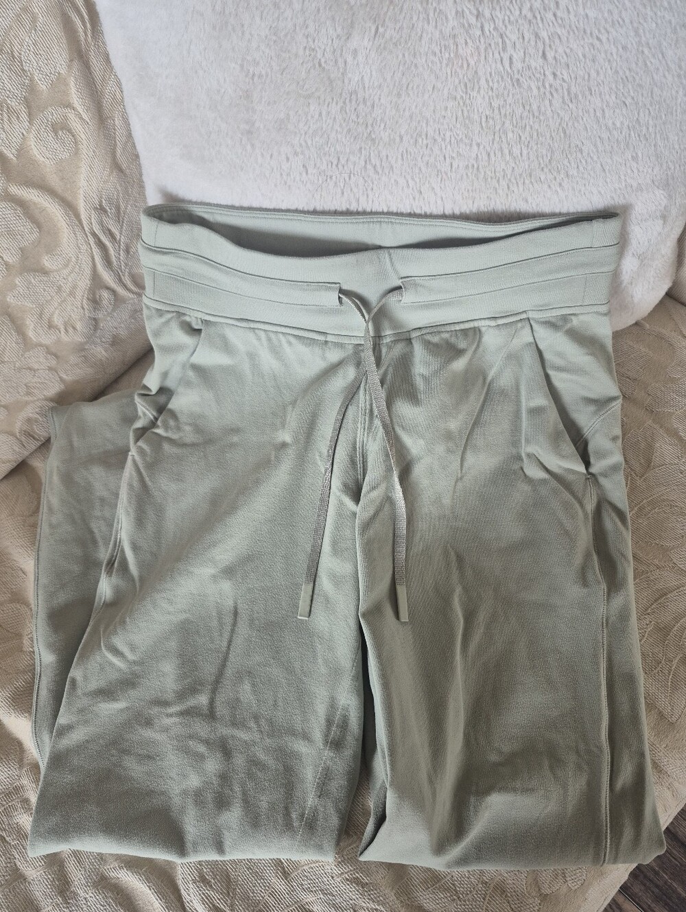 Lululemon Align Joggers Drawstring Wide-Leg Lounge Pants in Sage Green Size 6